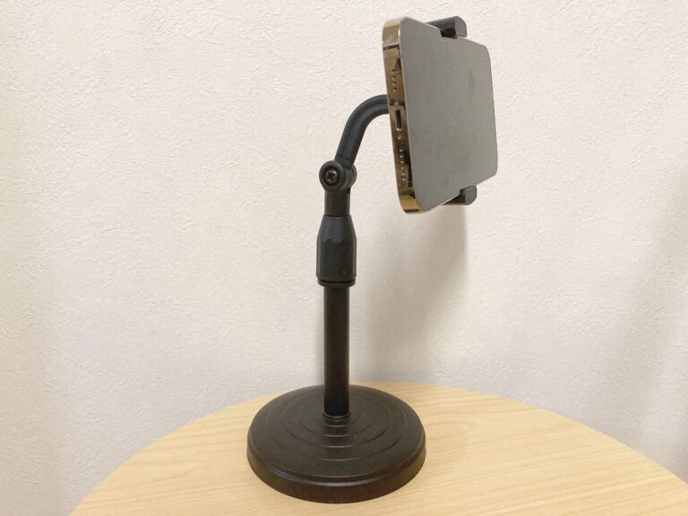110円でいいの?!【キャンドゥ】100均マニアも愛用の機能性が充実すぎるスマホスタンド