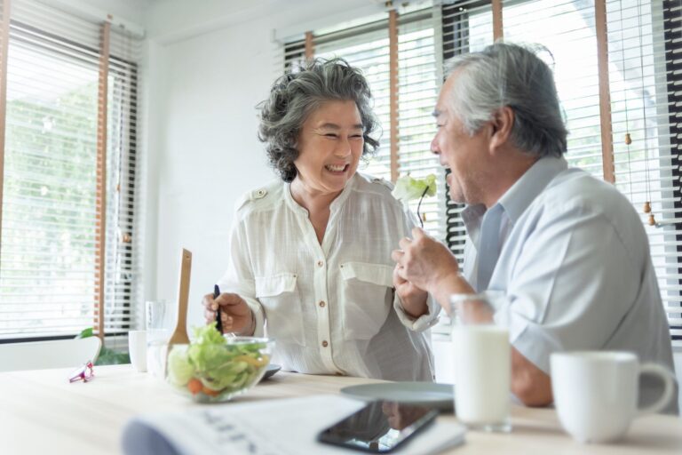 日本女性の２人にひとりは寿命90歳以上⁉　メタボに続く、超高齢社会の新たな健康問題“食べられない”「イートロス」とは