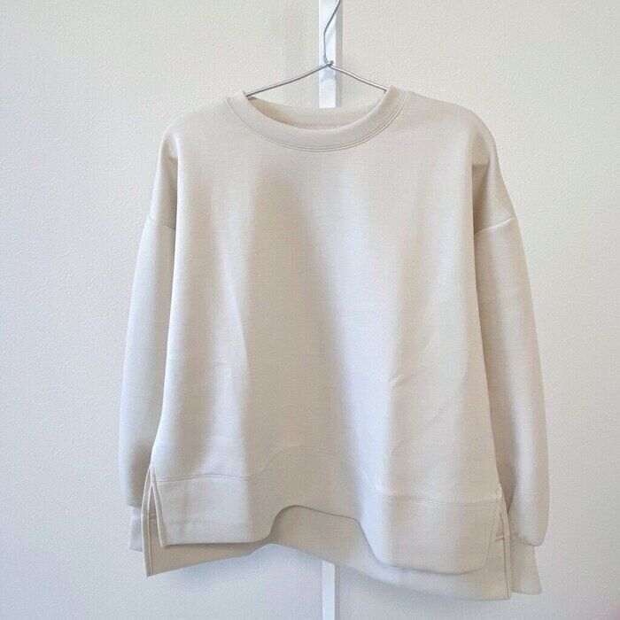 【ミニマリスト】服の山で暮らしていた私が、あんなにあった服を減らして気づいたこと