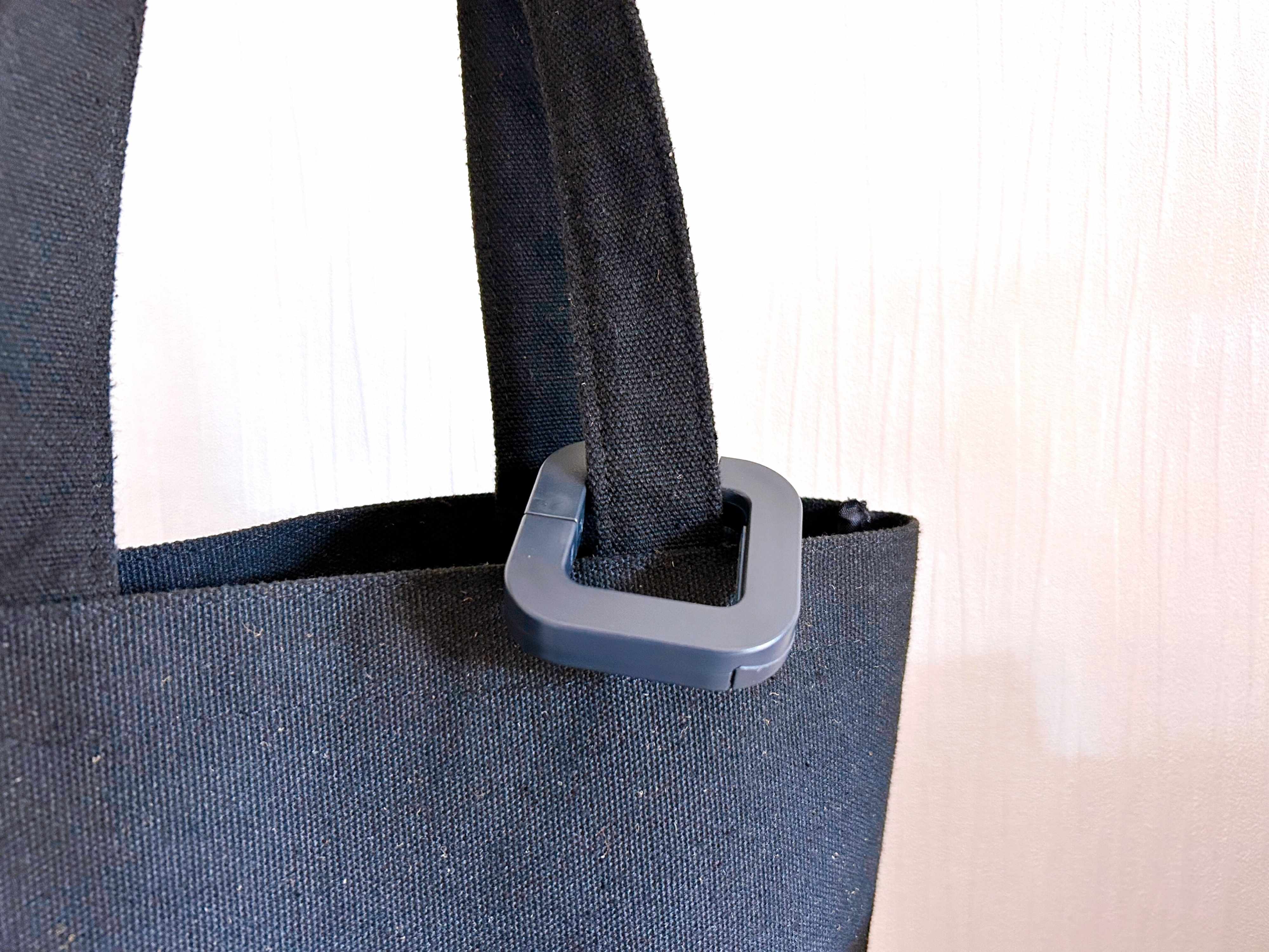 【無印良品】日常でも大活躍！トラベルバッグハンガーの便利な活用法3選