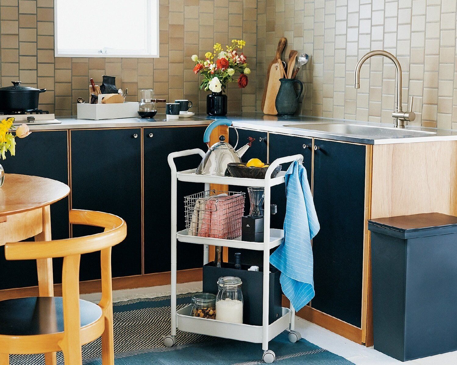 最近話題の無印良品の「黒・白アイテム」インテリアのプロが活用方法＆収納アイデアを紹介