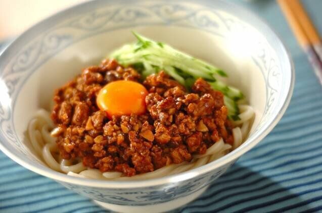 手軽につくれる「うどん」おすすめレシピ78選！和風から洋風までバリエーション豊富なメニューをご紹介