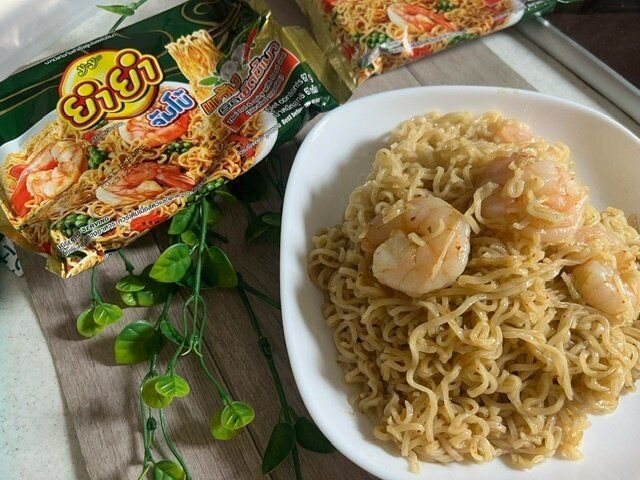 【カルディ】タイ屋台の定番！バジル味の汁なし焼きそばが美味しい！