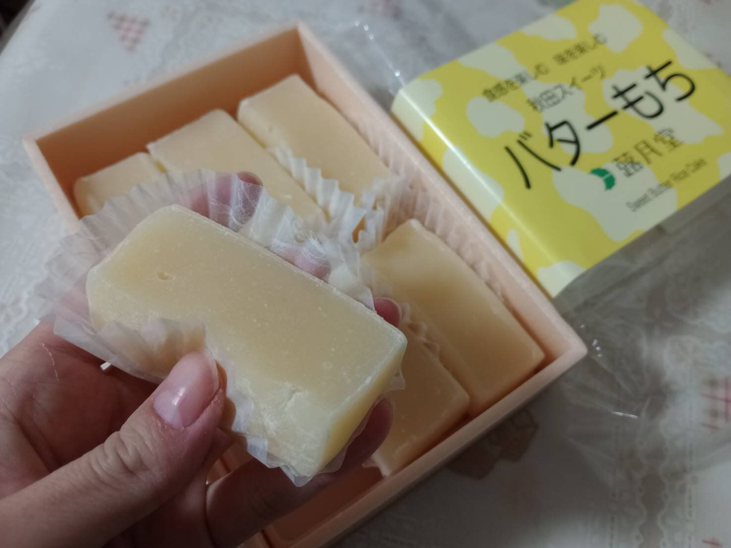 【秋田土産】びよ～んと伸すぎ！モッチモチがたまらない「バターもち」はマタギ発祥のソウルフード