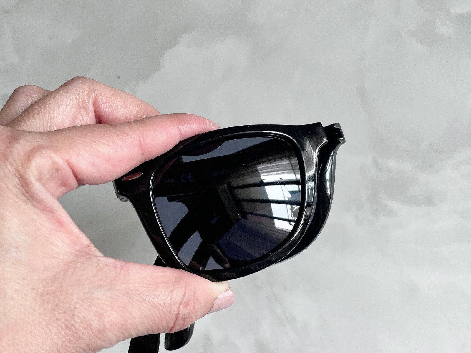 【ユニクロ】スルー厳禁！夏に必須のサングラスが驚くほどコンパクトに！