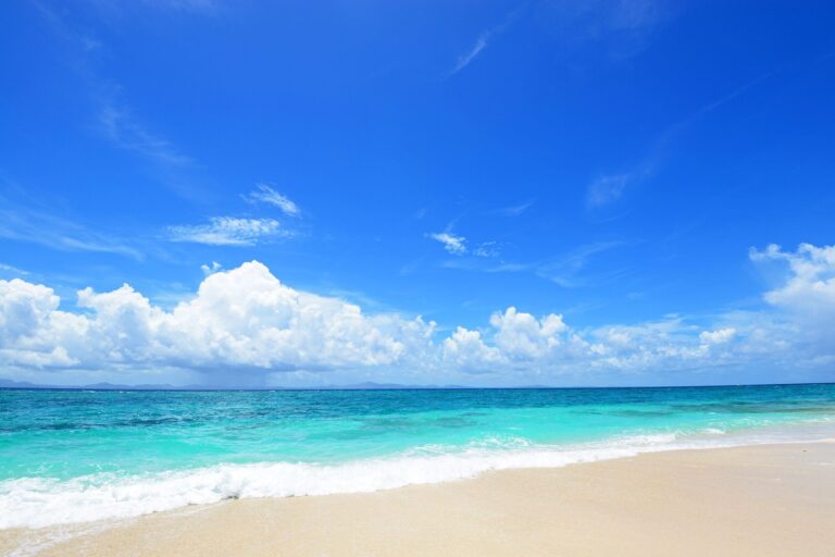 夏のおしゃれは足元から！カジュアル派さんは厚底スポーツサンダルでスタイルアップ！