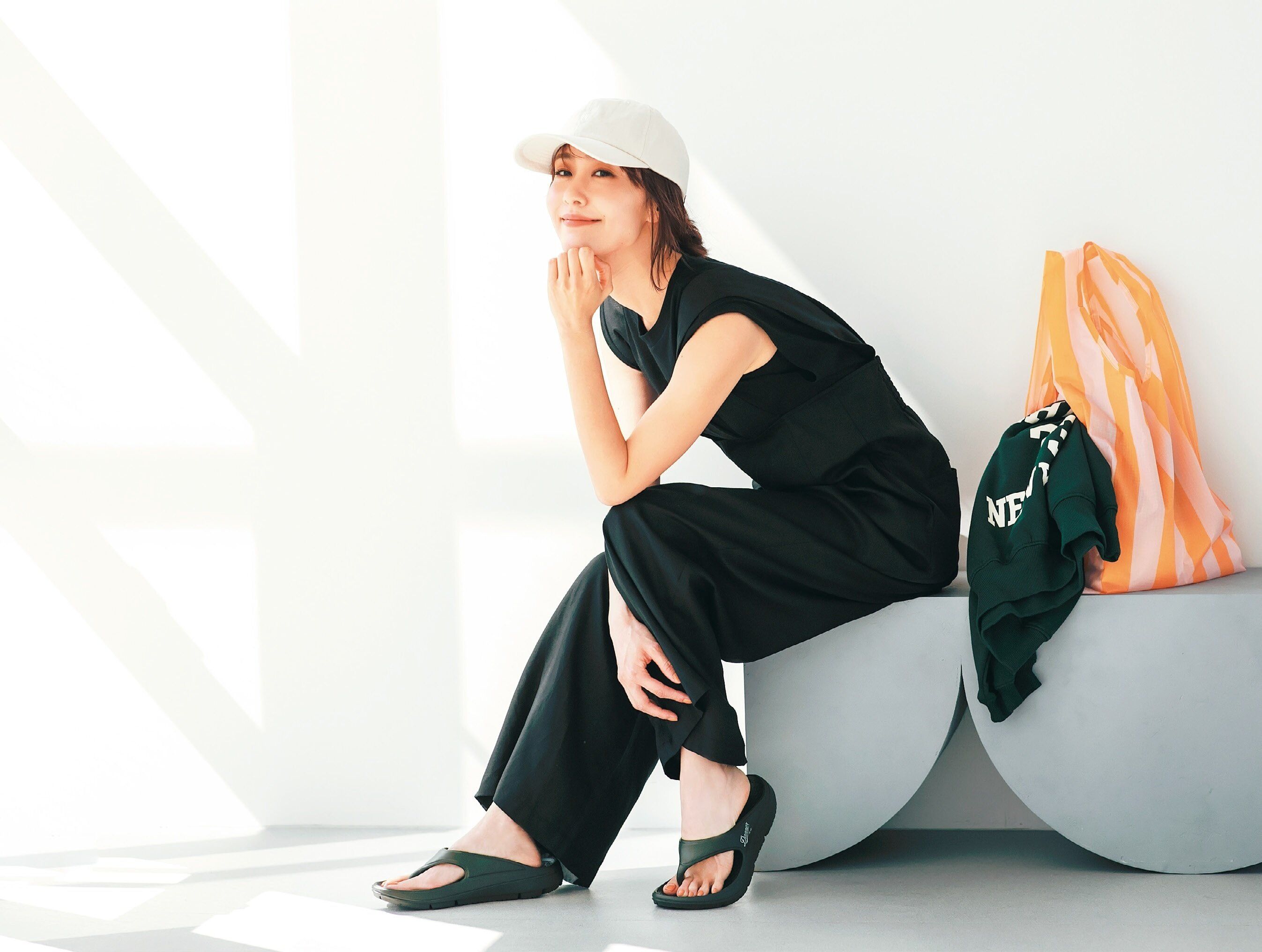 夏のおしゃれは足元から。トレンドのスニーカー＆サンダルでおしゃれを更新