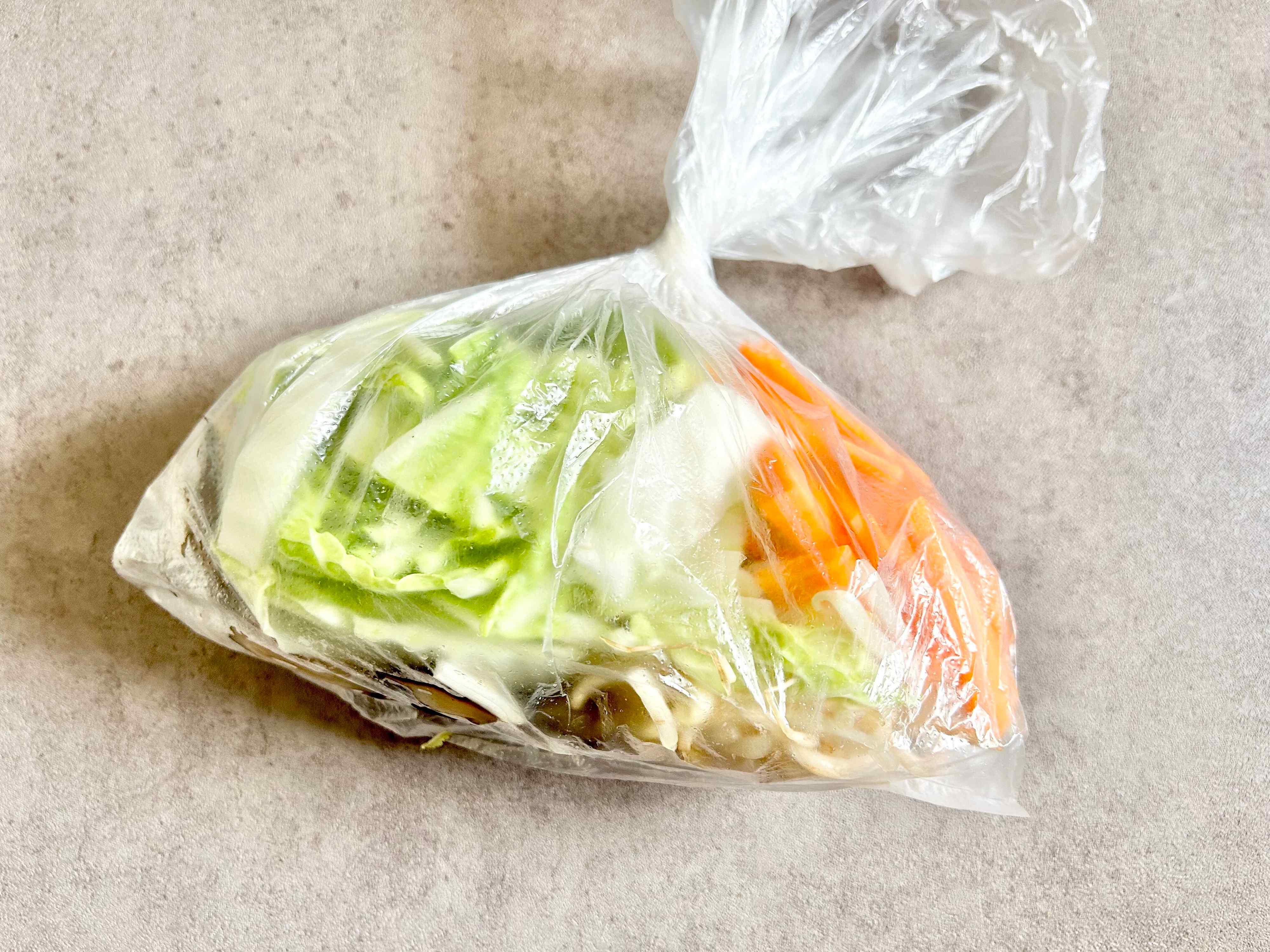 「帰宅後すぐご飯にしたい！」具だくさんの野菜スープを冷凍保存で時短！