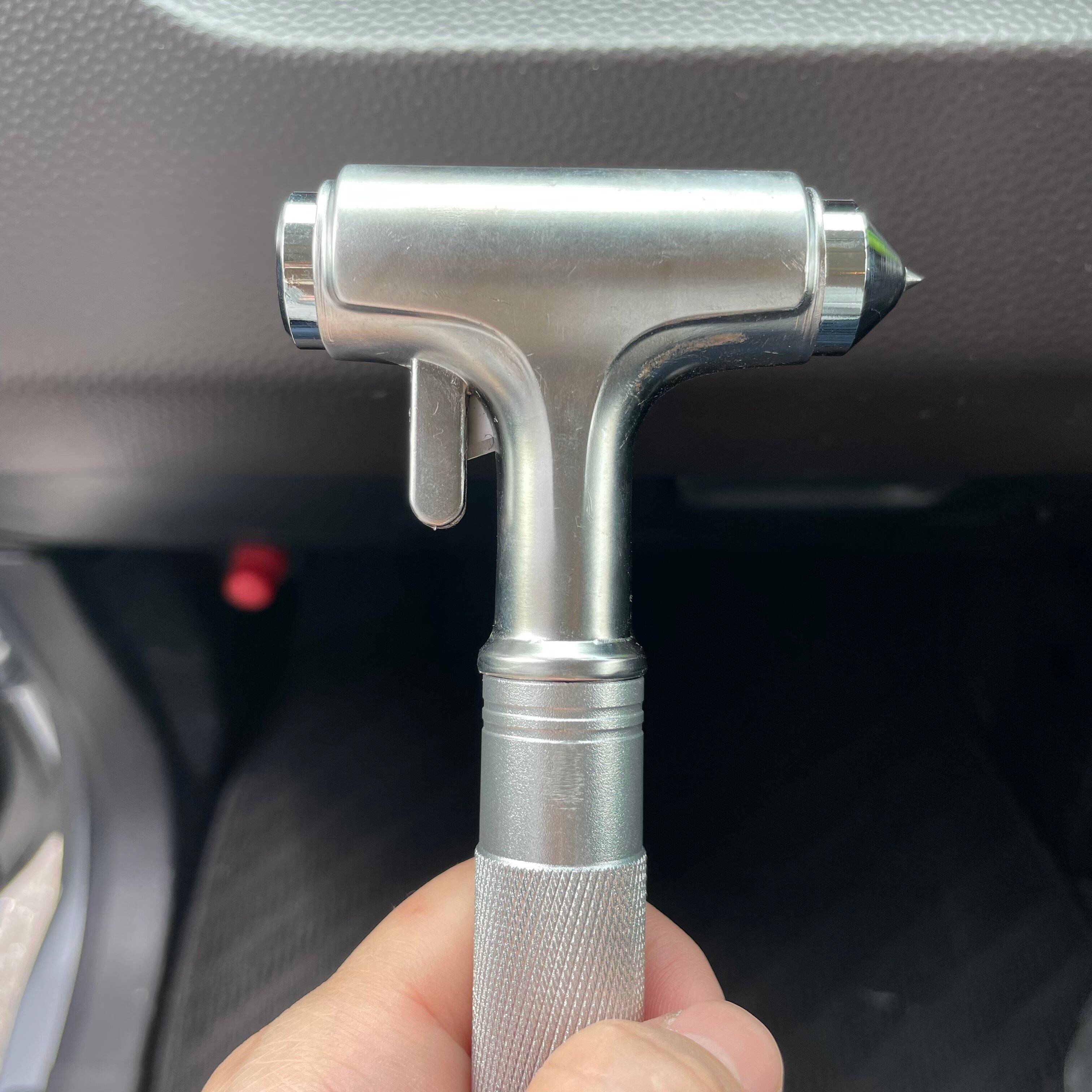 【車に常備している物】小学生2人ママが日常的にありがちな「もしも」のために備えている物6選