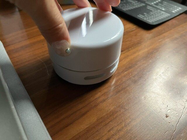 【ダイソー】500円（税抜き）でも絶対買って欲しい！ダイソーで見つけた卓上クリーナー