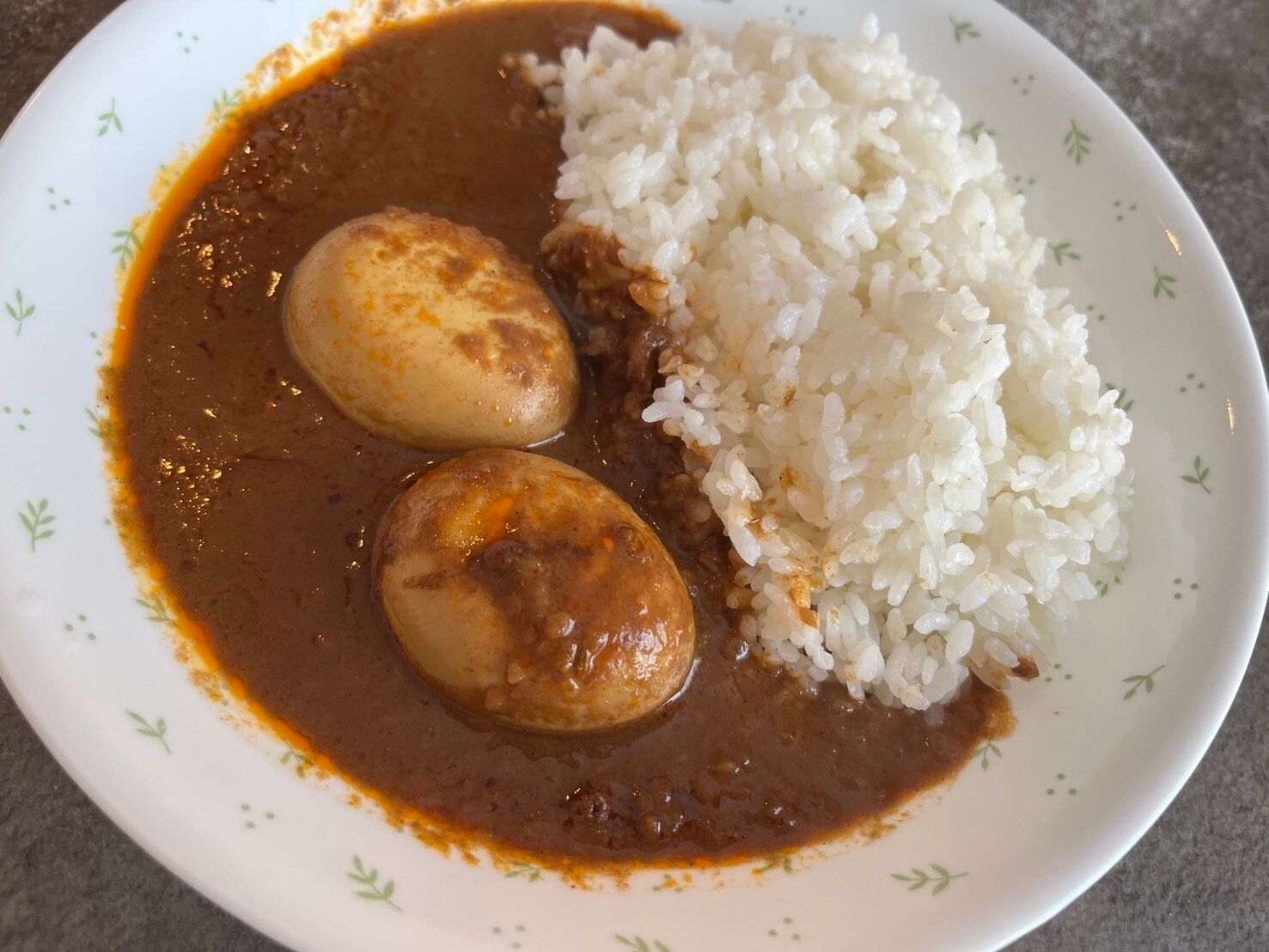 【無印良品】卵がごろっと2つ入ってる！無印からボリューム満点のカレーが登場