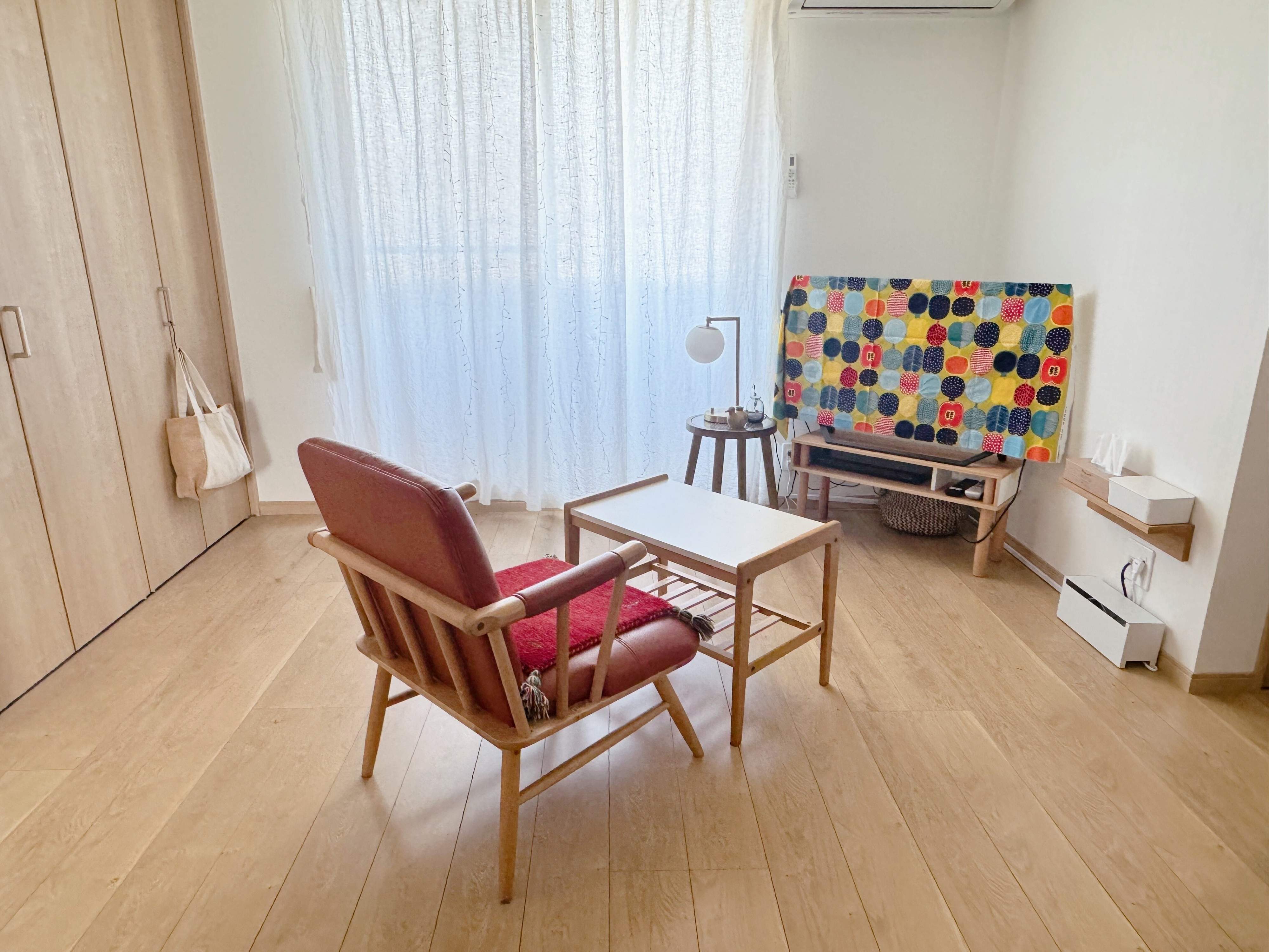 家族暮らしでもあると便利！6年間使ってみて分かった一人掛けソファーを持つメリット3選