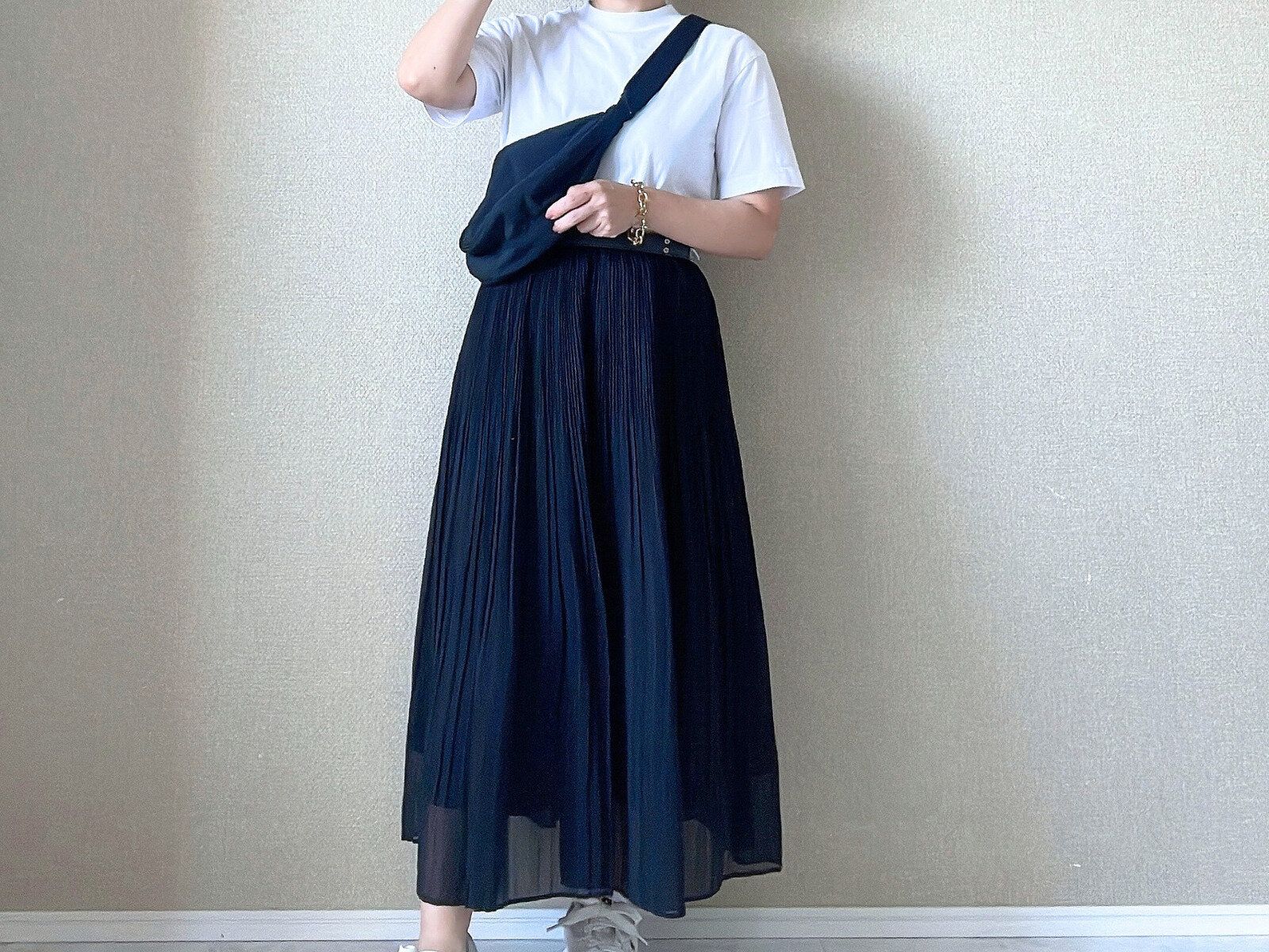 【ユニクロ】二度見するほど美しい！ウエストゴムでラクなのにきれい見えするスカート