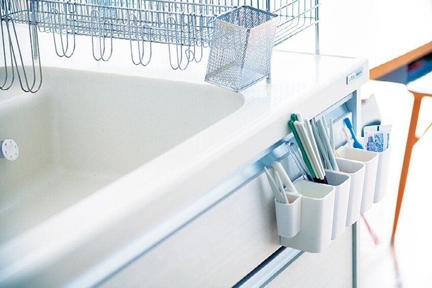 貼る＆吊すの「壁面収納」でずぼらでもすぐ片づくキッチンになる！