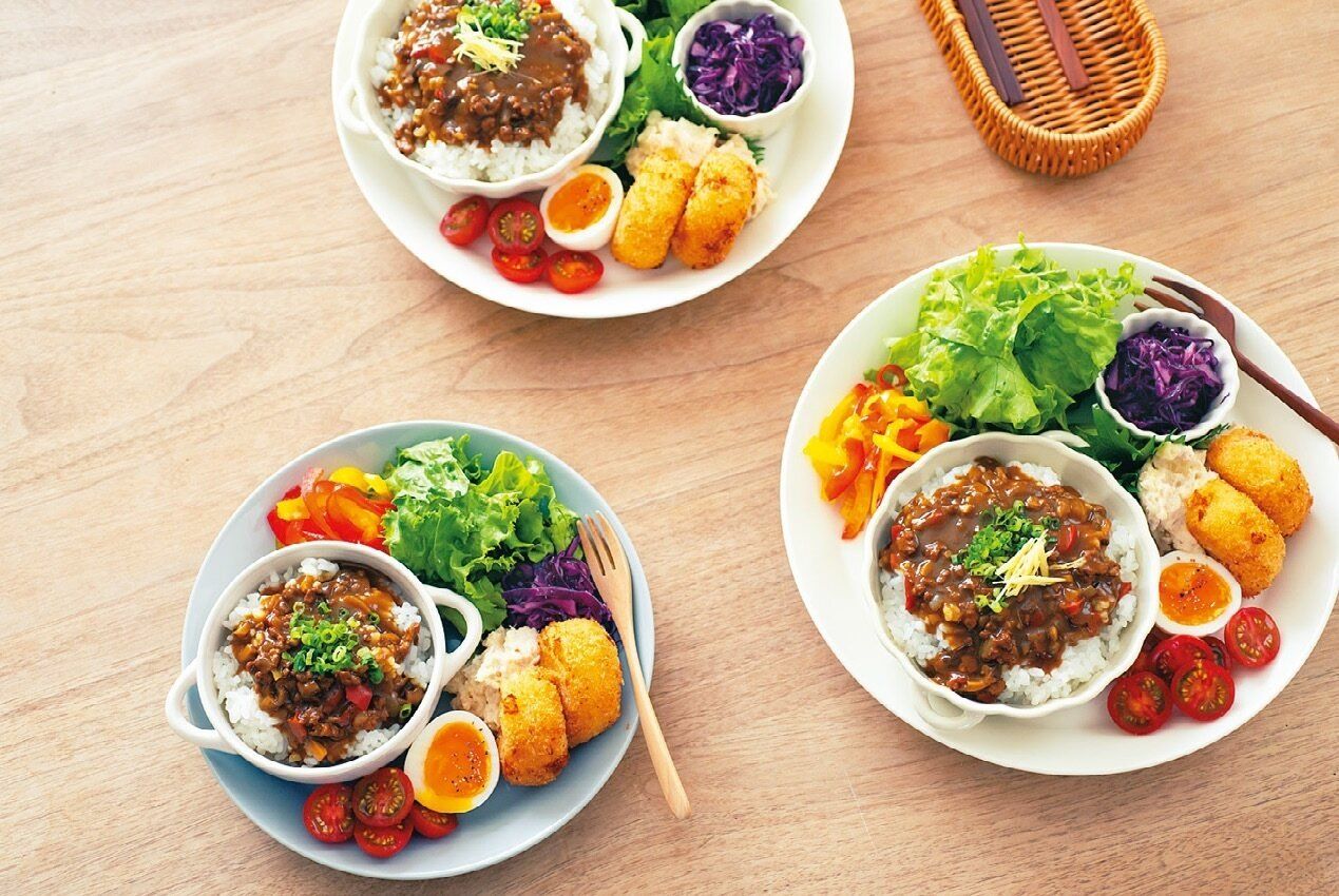 仕事の合間に“ながらポイ活”でお得を稼ぐ！切り替え上手で貯めてる人の昼・晩に密着