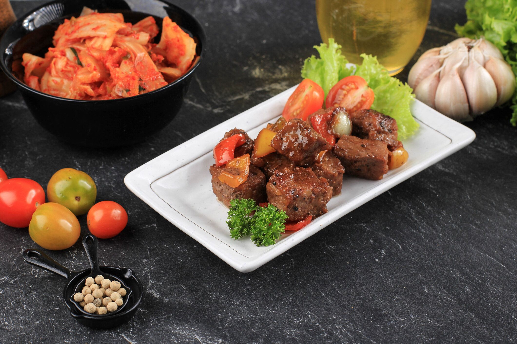 いつもの”サイコロステーキ”を劇的においしくする「ひと手間」