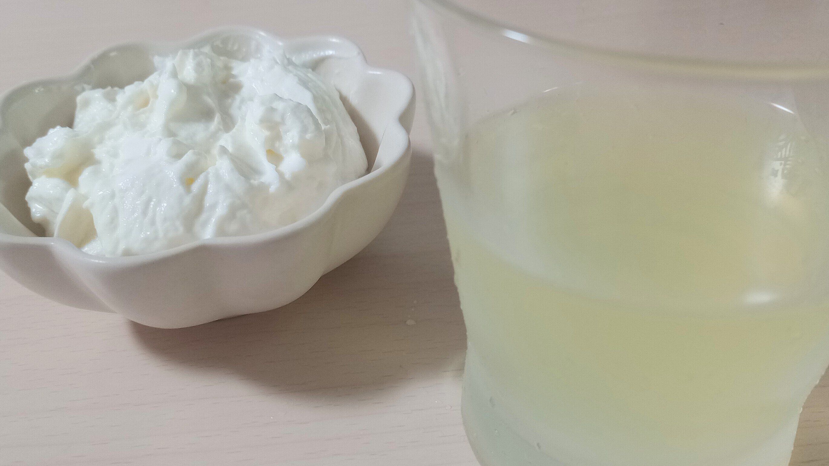 「ヨーグルトの汁」はそのまま捨てないで！驚くほどおいしいドレッシングの作りかた2種