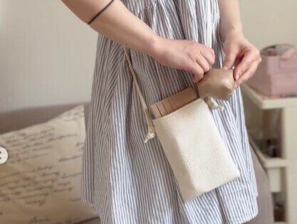 暑い季節のお出かけに！【ダイソー】「車窓の日除けに」「どんな服にも合う」おすすめアイテム4選