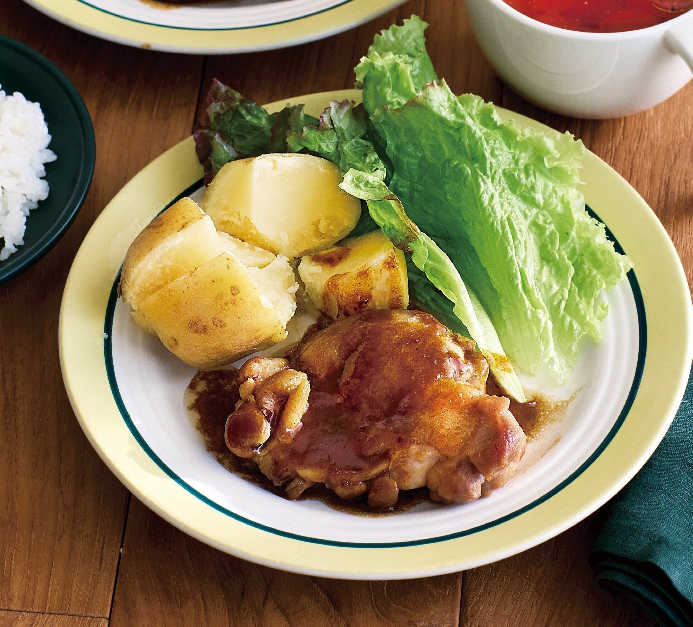 手間なしでラクラク2品ができあがり！鶏肉のソース照り焼き＆トマトスープレシピ