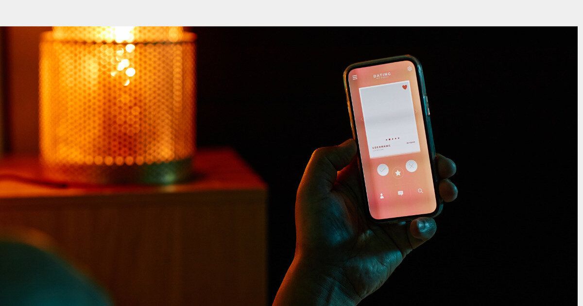 「寝る前にスマホを見ない」って決めない方がいい理由