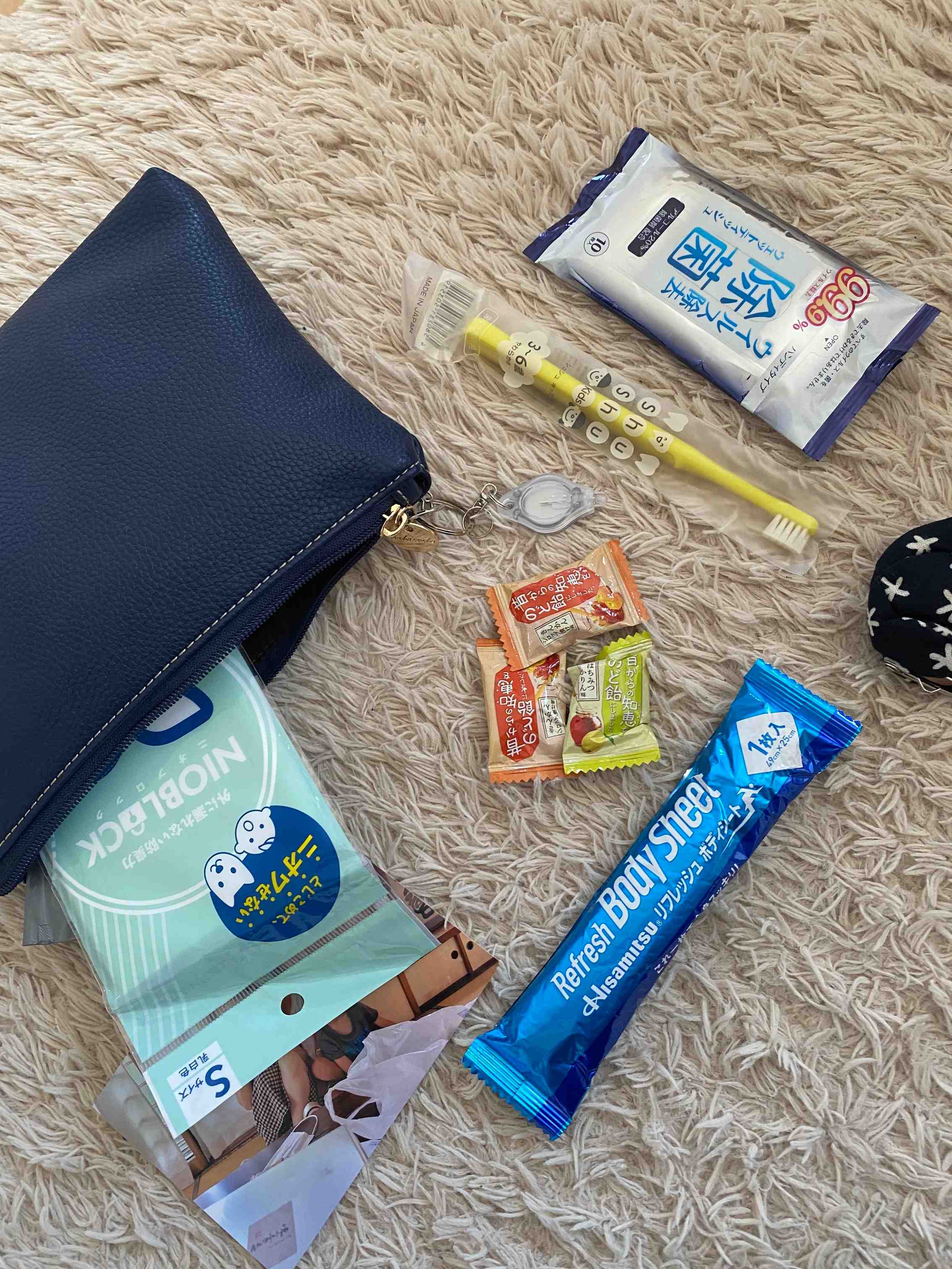 安心をいつも一緒に。おでかけ防災ポーチに入れておきたい10のアイテム