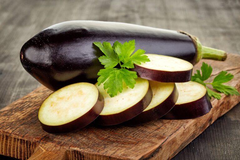 ナスは冷凍できる！冷凍方法と失敗しない活用のコツを野菜ソムリエが解説
