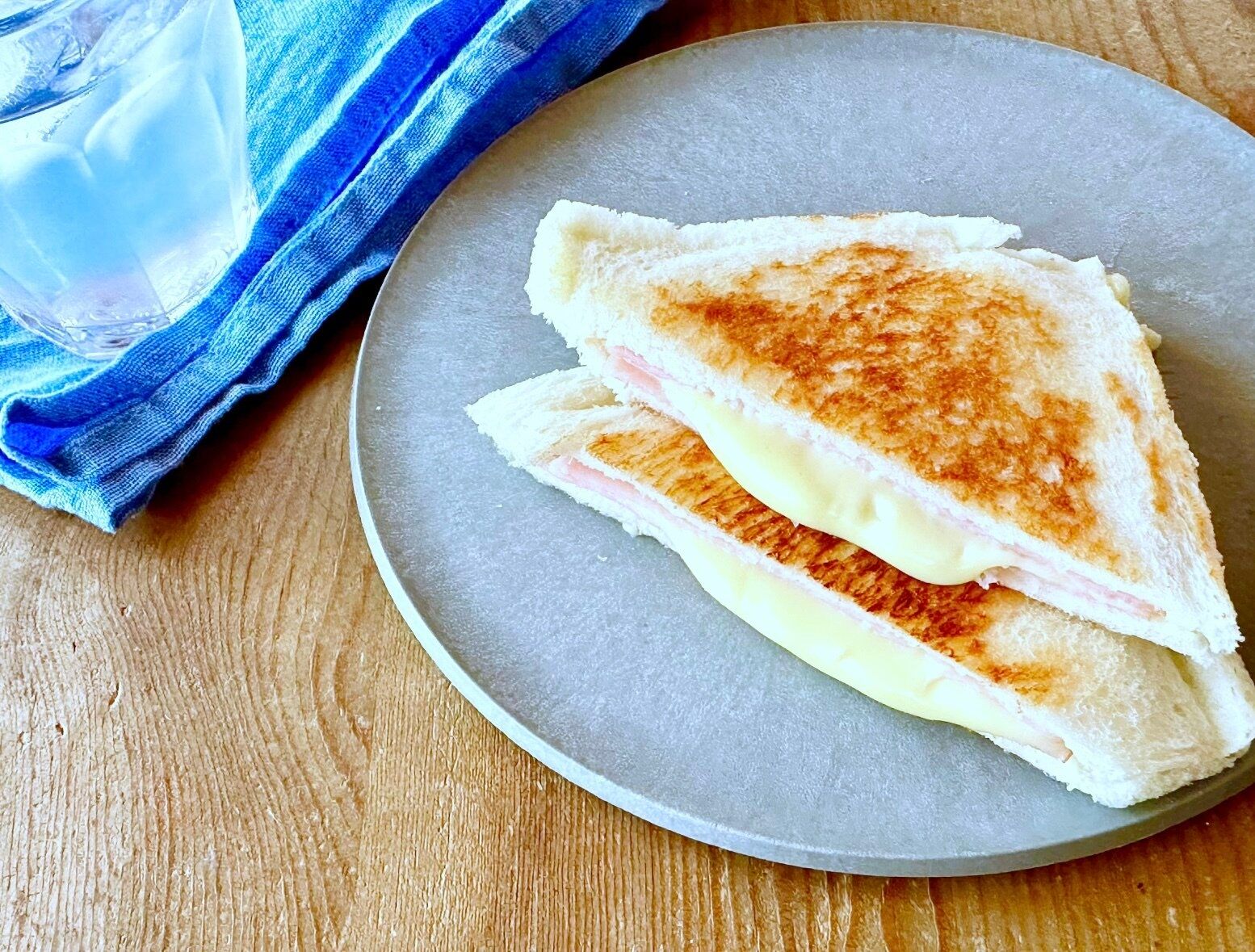 「その手があったか」ズボラ主婦がフライパンで作ったパンに、称賛の声