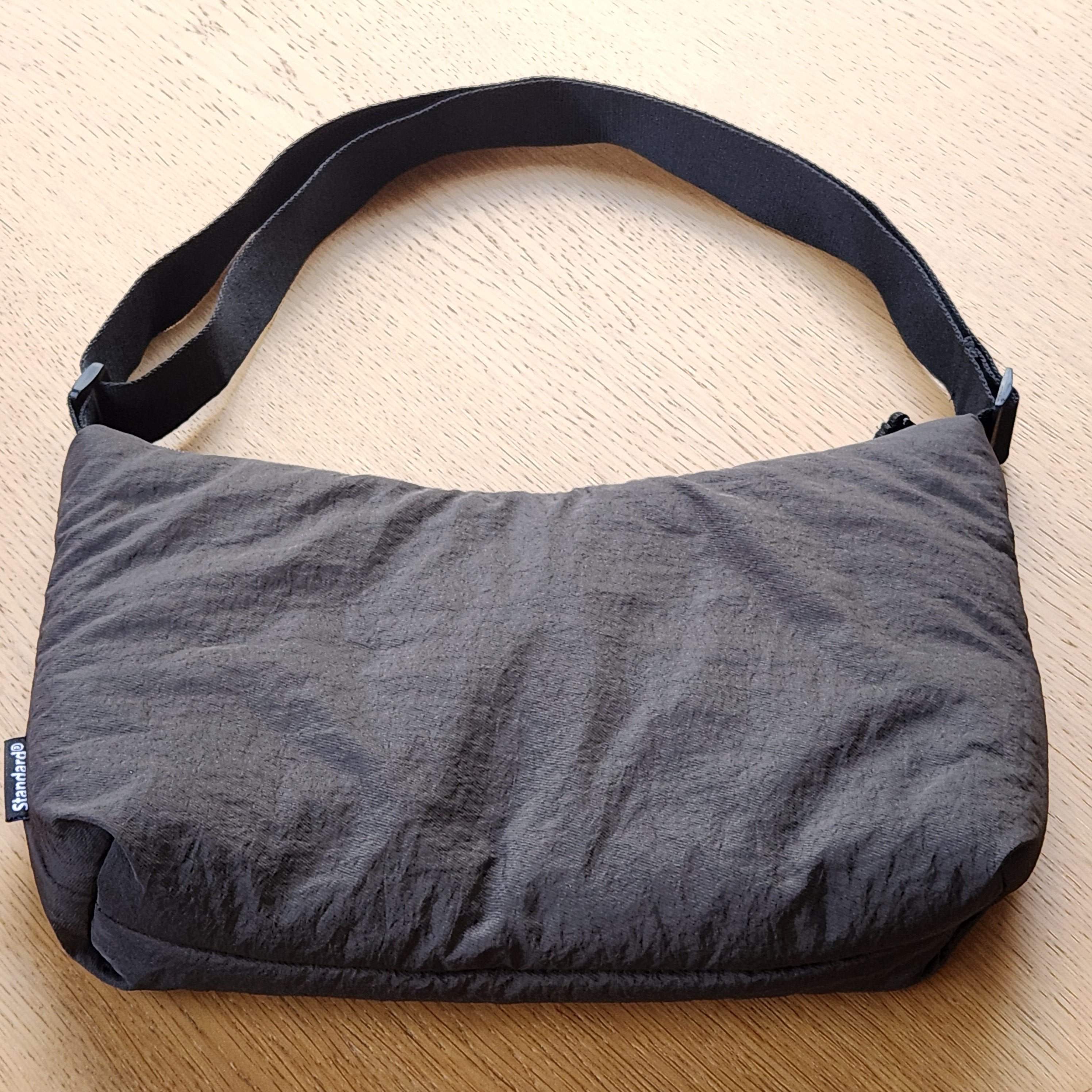 【スタンダードプロダクツ】550円で買える！軽くて便利なクロスボディバッグ