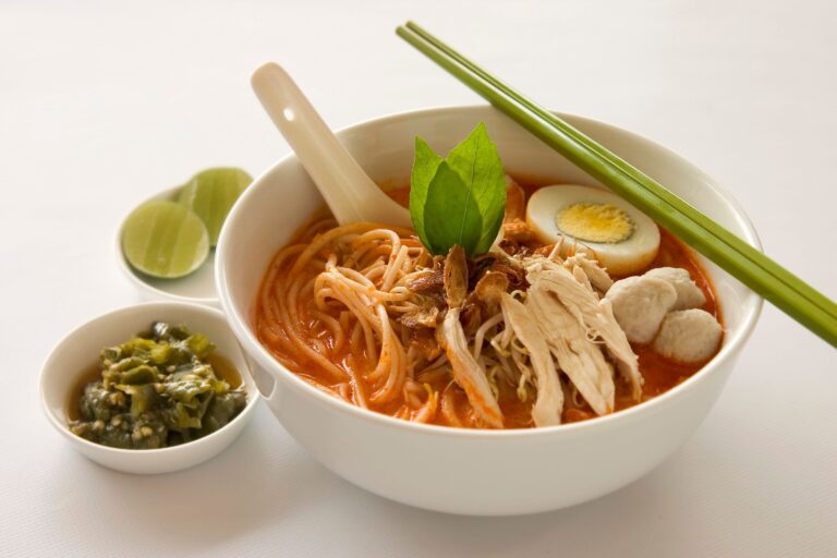 【カルディ】超本場の味。「プリマ・テイスト ラクサラーメン」はエスニック料理好きなら見逃せない！