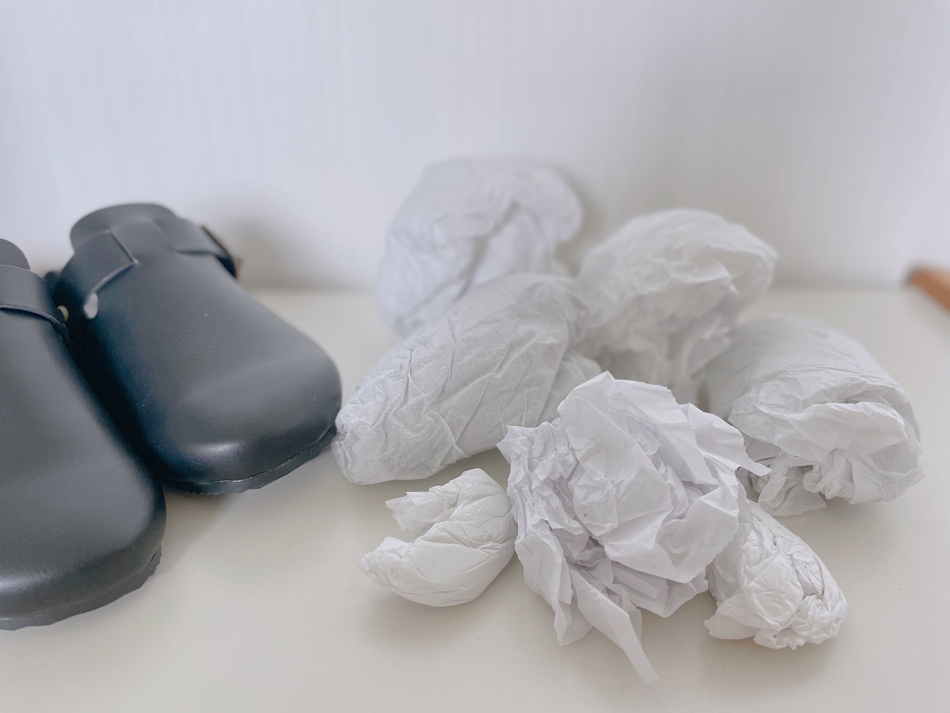 靴を買ったときについてくる「形くずれ防止の紙」はそのまま捨てないで！じつはまだまだ活用できるんです