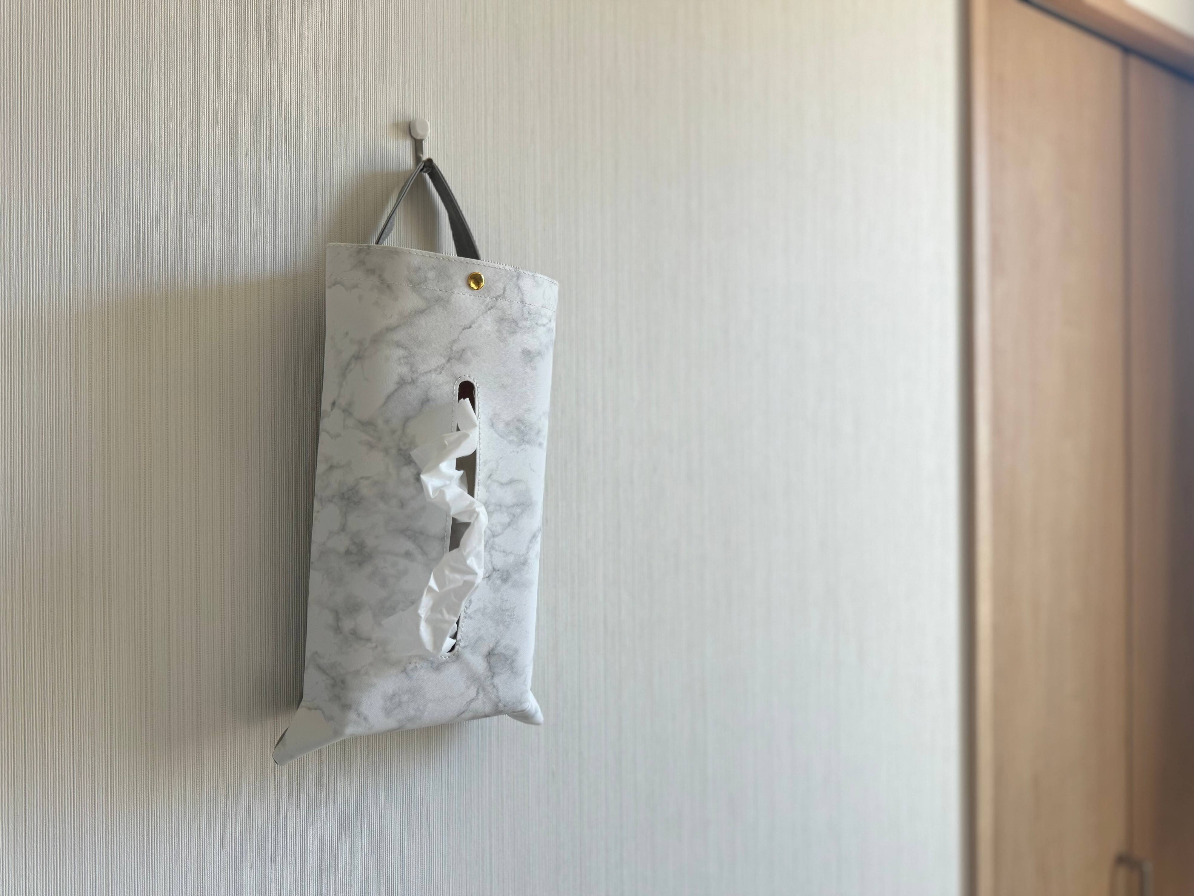 【THREEPPY】吊るしてすっきり！大理石柄でお部屋をランクアップできるティッシュボックスケース