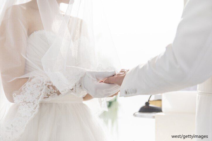 手放せない理由はもしかして他人の目を気にしているからかも？