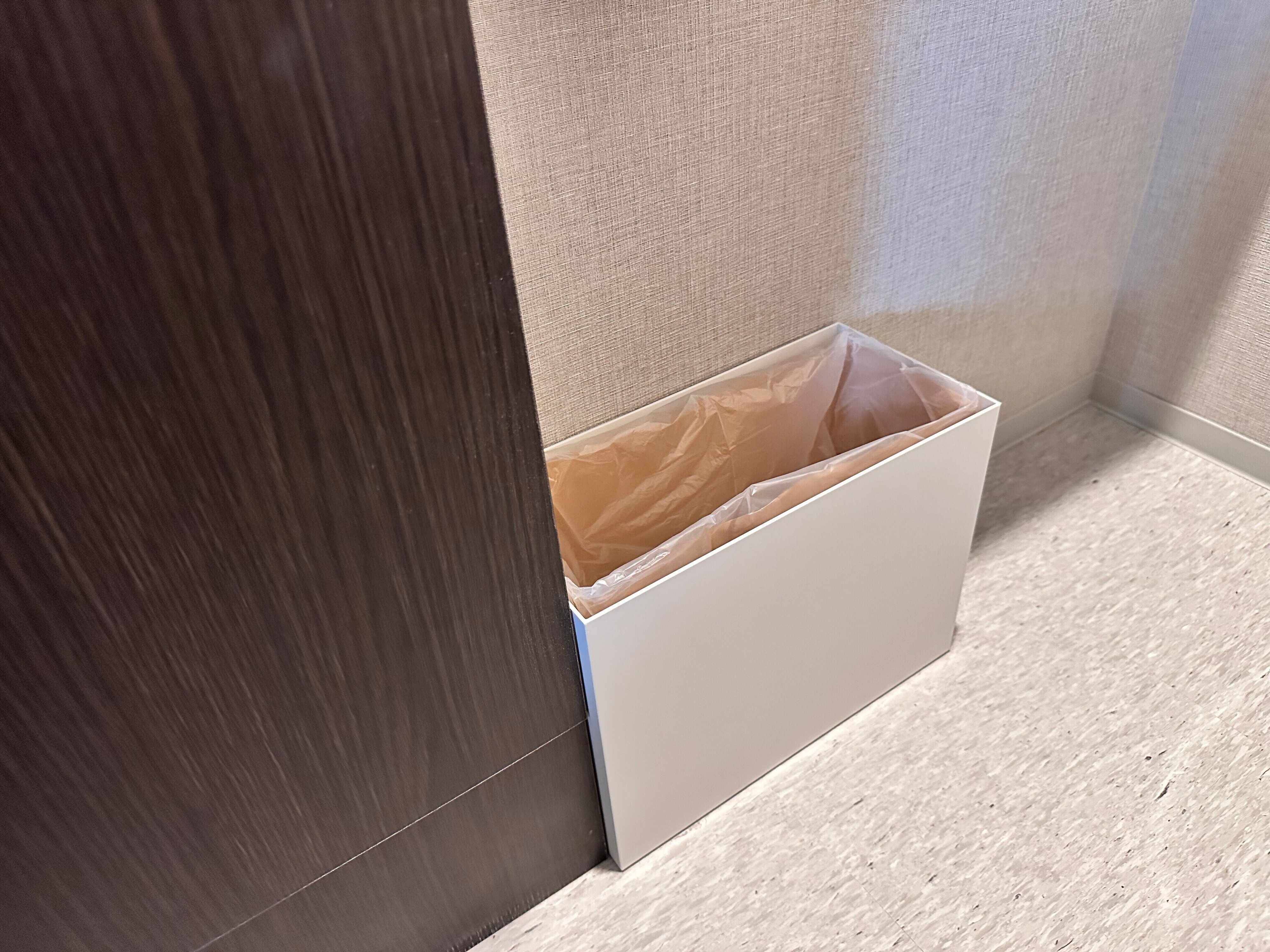 無印のファイルボックスがゴミ箱にもなる！100均アイテムをプラスするだけで見た目すっきり！！