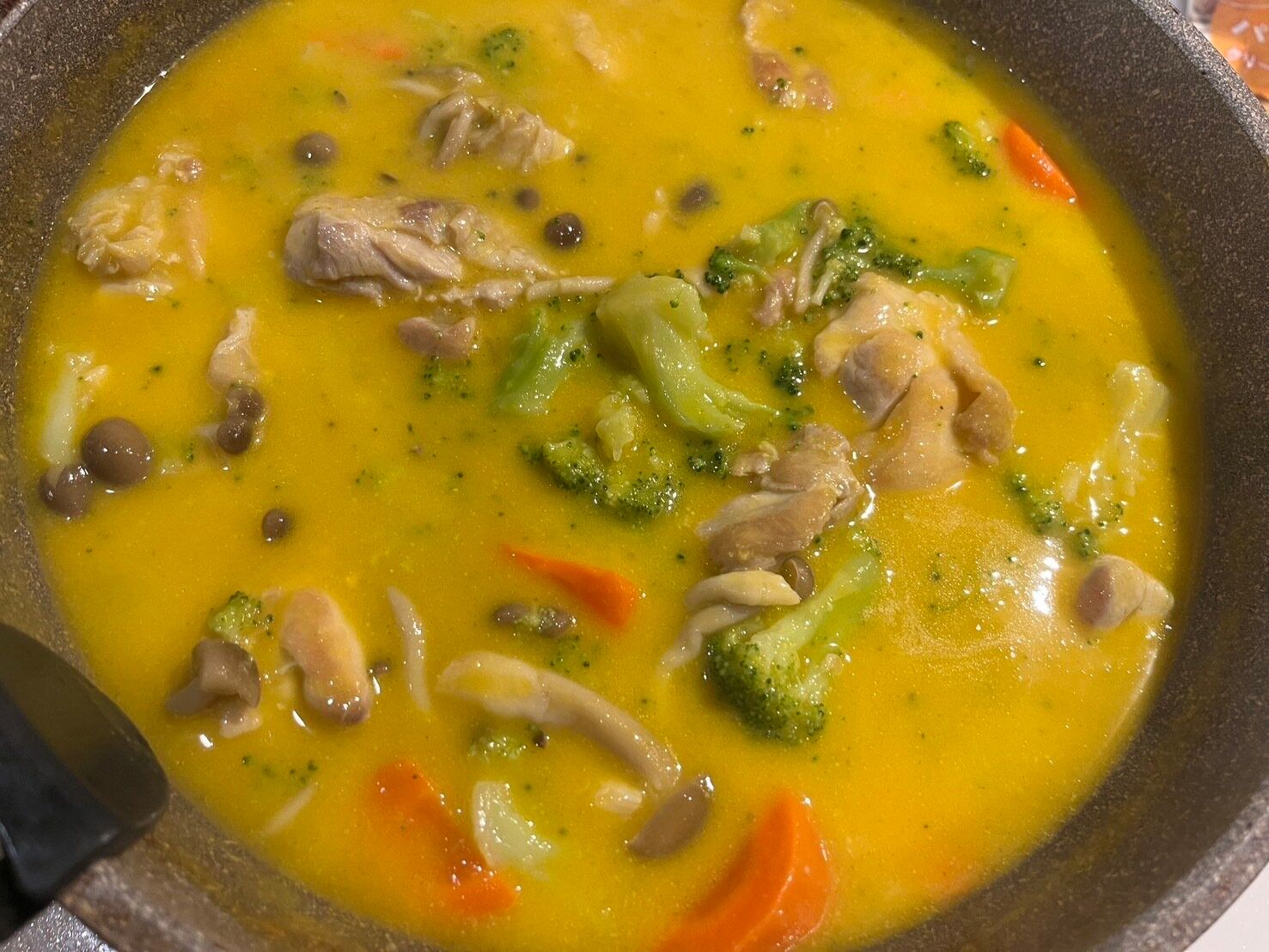 フレーク状で時短も叶う【KALDI】かぼちゃの旨みが溶け込んだシチュー