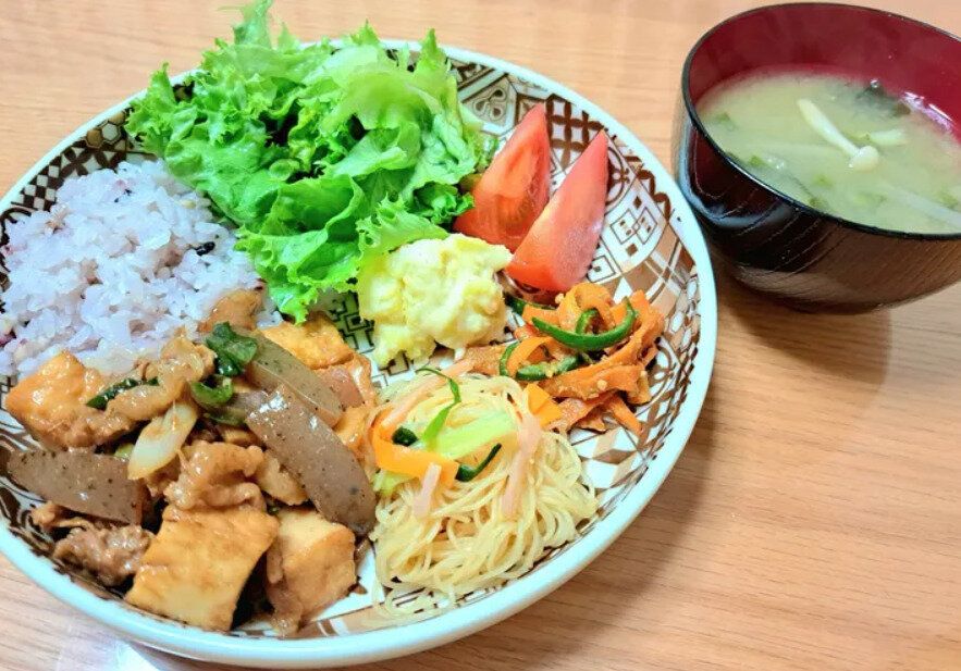 「食費節約」VS.「おいしいごはん」【ドンキ・コストコ・業務スーパー】どちらもかなえるアイデア