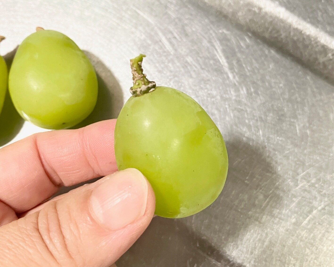 凍らせたシャインマスカットの美味しい食べ方を教えます｜色も食感もキープするには？