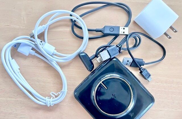 「溜めすぎじゃない？」これでスッキリ！充電コードの時短整理アイデア