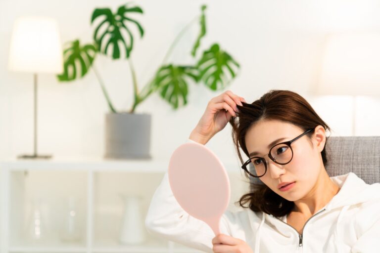 〈35歳・42歳・49歳　髪の悩み〉白髪が黒髪に復活？薄毛に効果的なのは？　