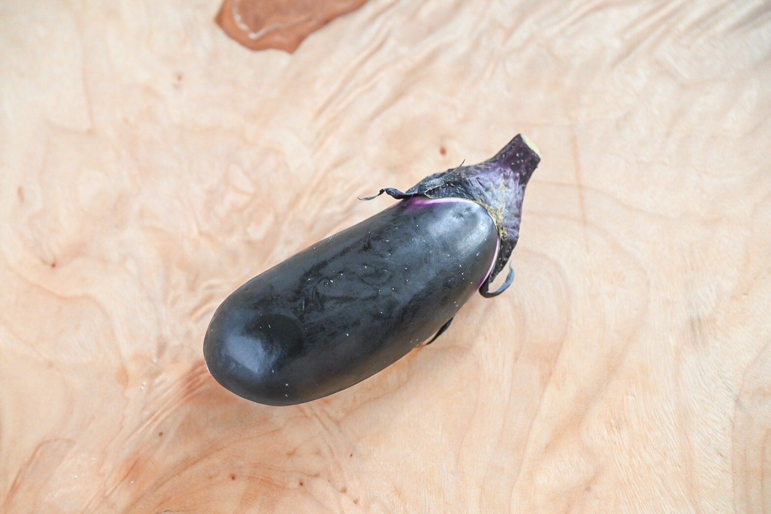 【旬食材】なすのアク抜き、する？しない？＆洋食の日の副菜にもう困らない！なすが主役の簡単副菜レシピ2選