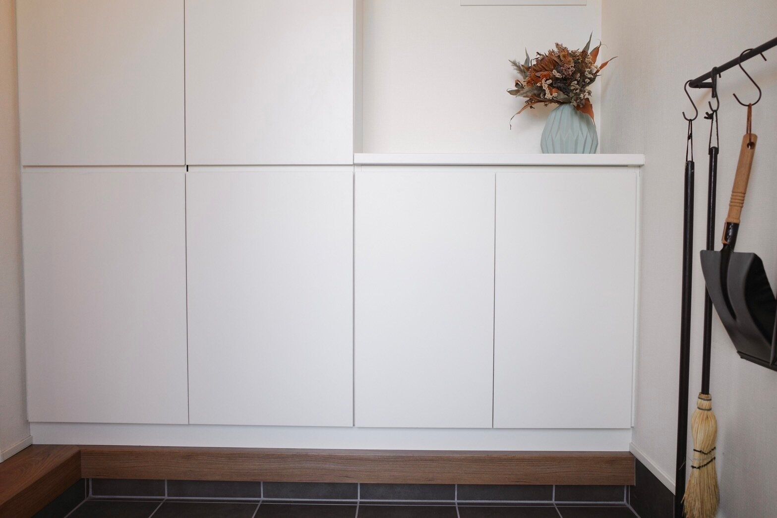 「もう少し玄関が広かったらな！」を叶える、プロが実際にやっている「玄関広見せ」テクニック4選