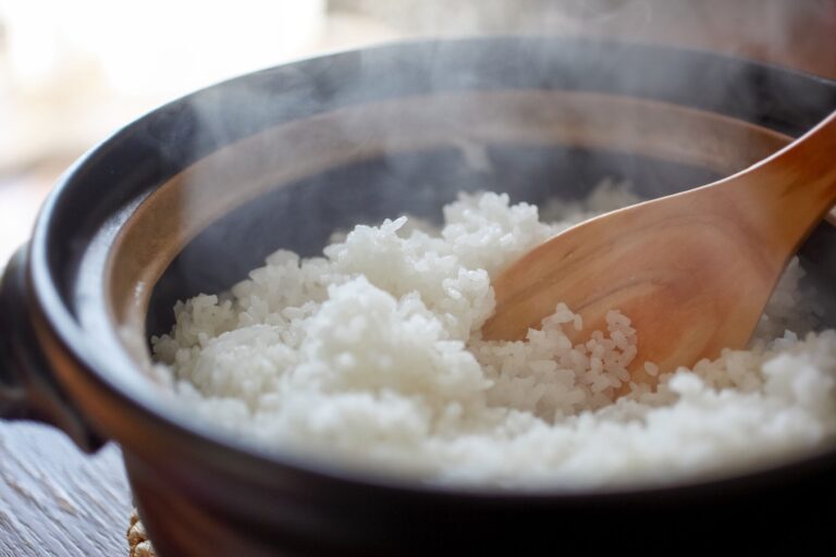 はちみつ、サラダ油にマヨネーズ!?ふっくら甘いご飯にする意外なお米の炊き方