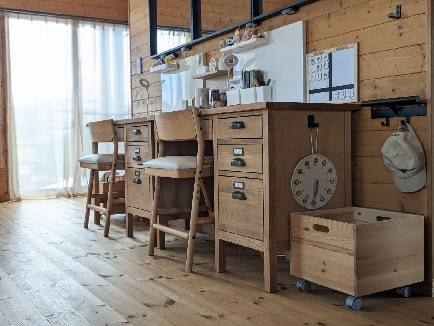 【子育て】“当時2歳に学習机を与えてみた“早めに準備してわかったメリット3選