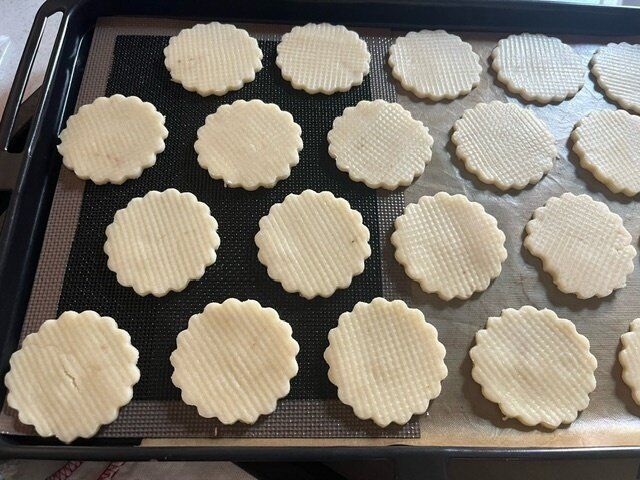 【セリア】繰り返し使えるのがもったいなくない！お菓子作りに。シリコーンメッシュシート