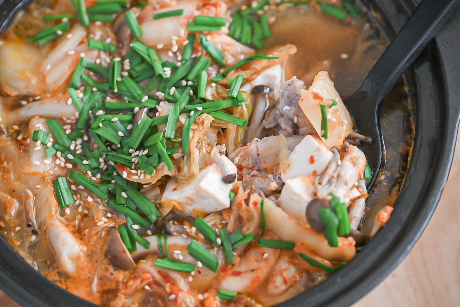 買い物に行くのがめんどくさい日に♪鍋の素なし！特別な調味料もなし！簡単に作れる鍋料理3選