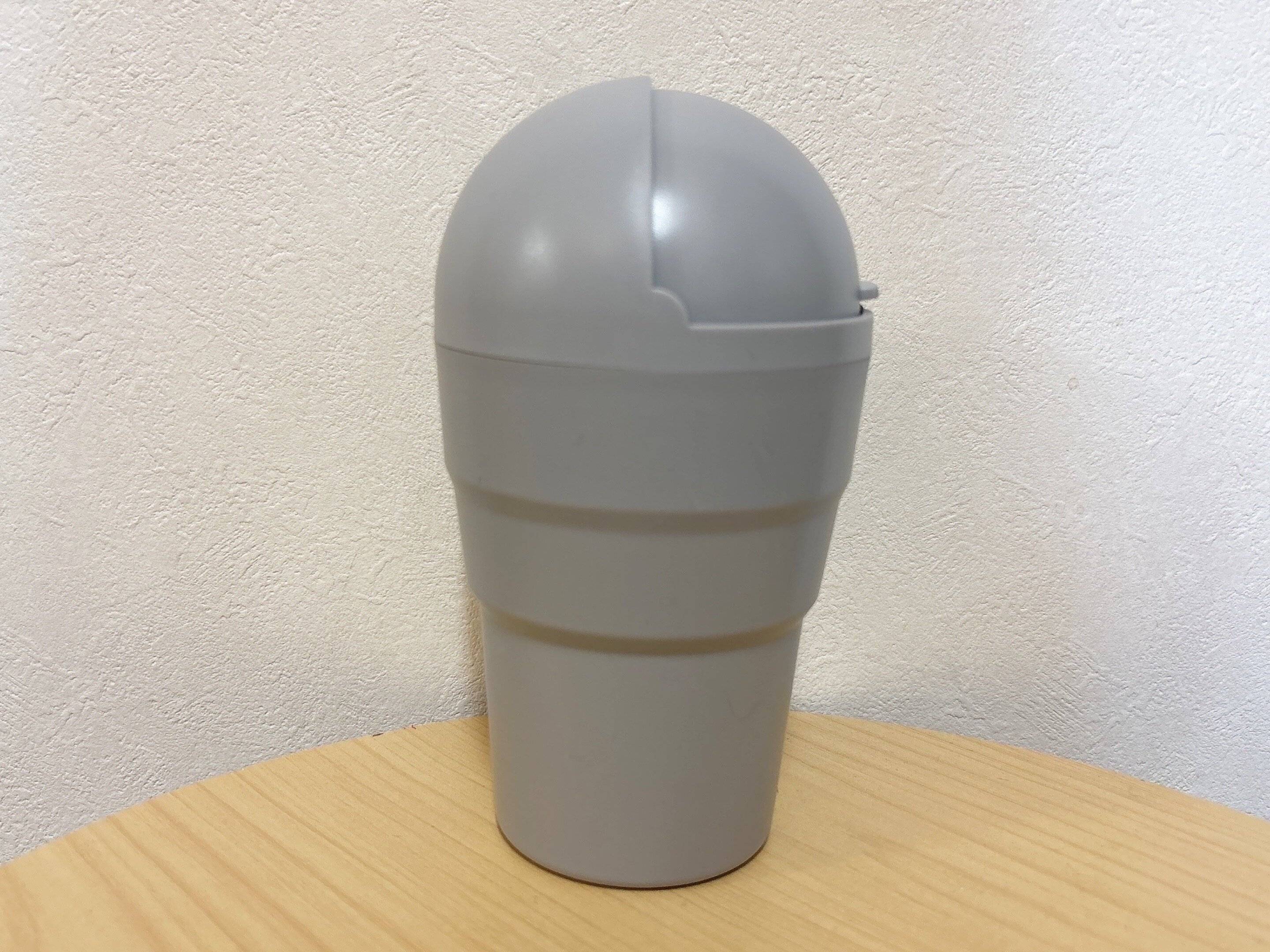 【3COINS】ずっと悩んでいた車内のゴミ問題をおしゃれに解決！邪魔にならないフタ付きダストボックス