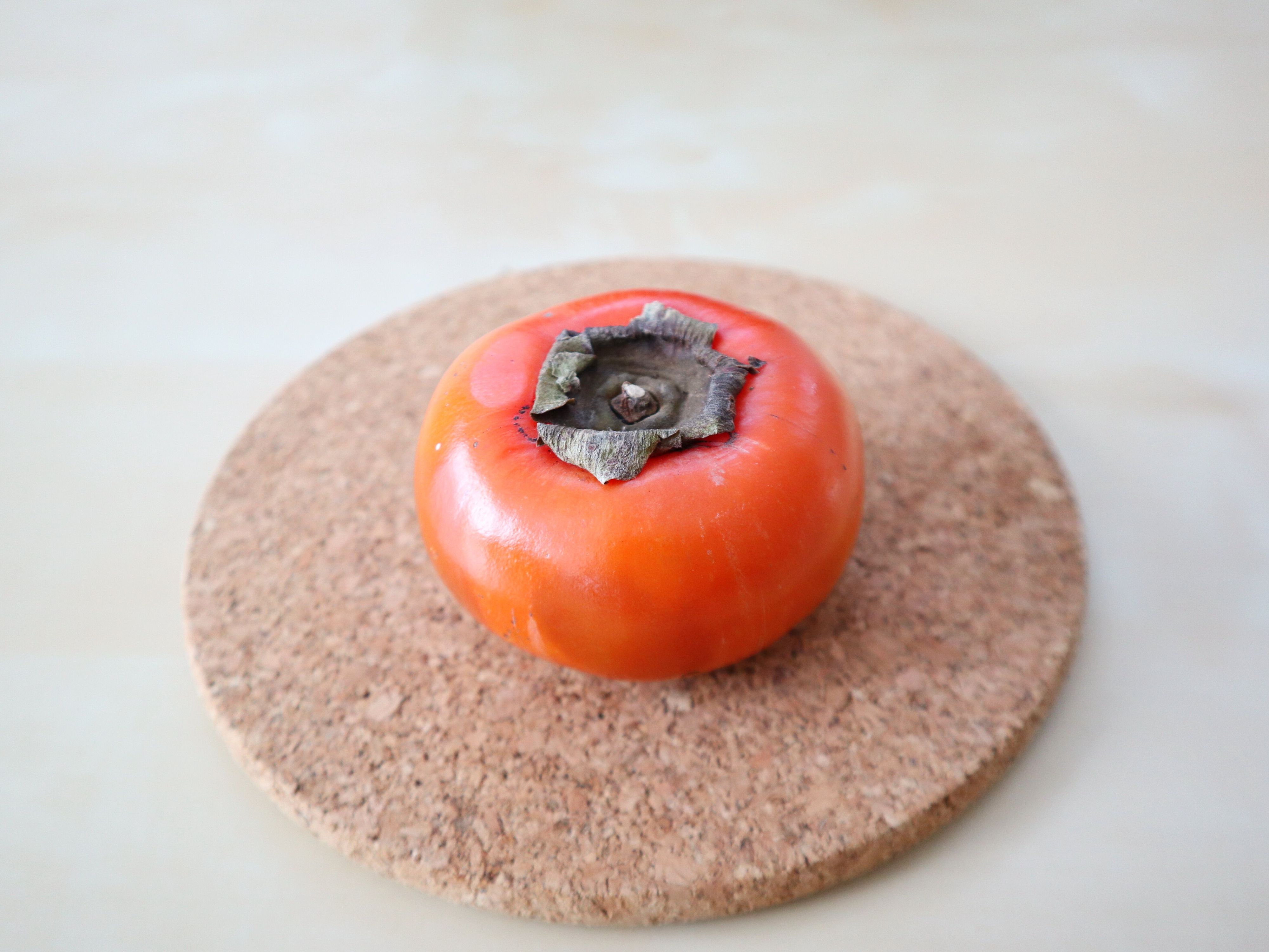 捨てないで！「熟しすぎた柿」の賢い活用術とは？