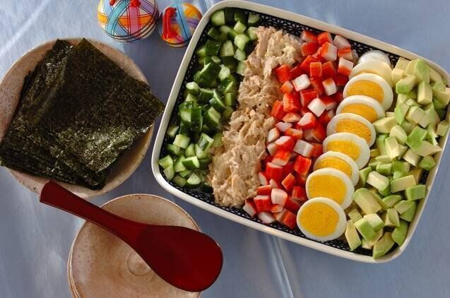 食卓に彩りを添える「カニカマ」を使ったおすすめレシピ99選！主食から定番＆お弁当のおかずまで大活躍