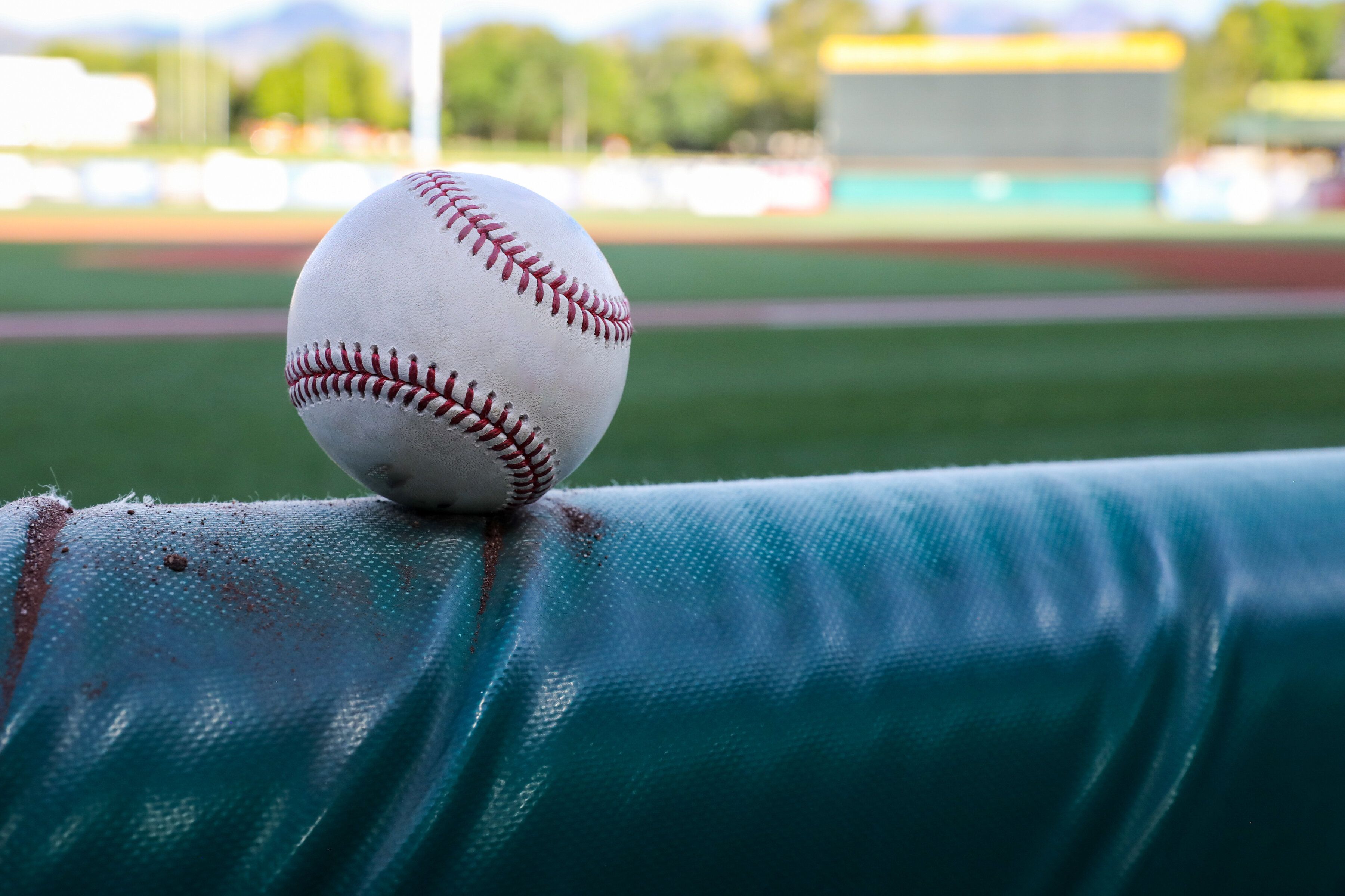 言われてみれば野球だけかも？監督がユニフォームを着ている理由