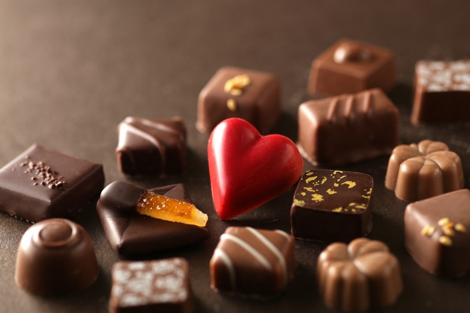 「チョコレート」を食べすぎるとどうなる？知っておきたいチョコレートのメリット＆デメリット