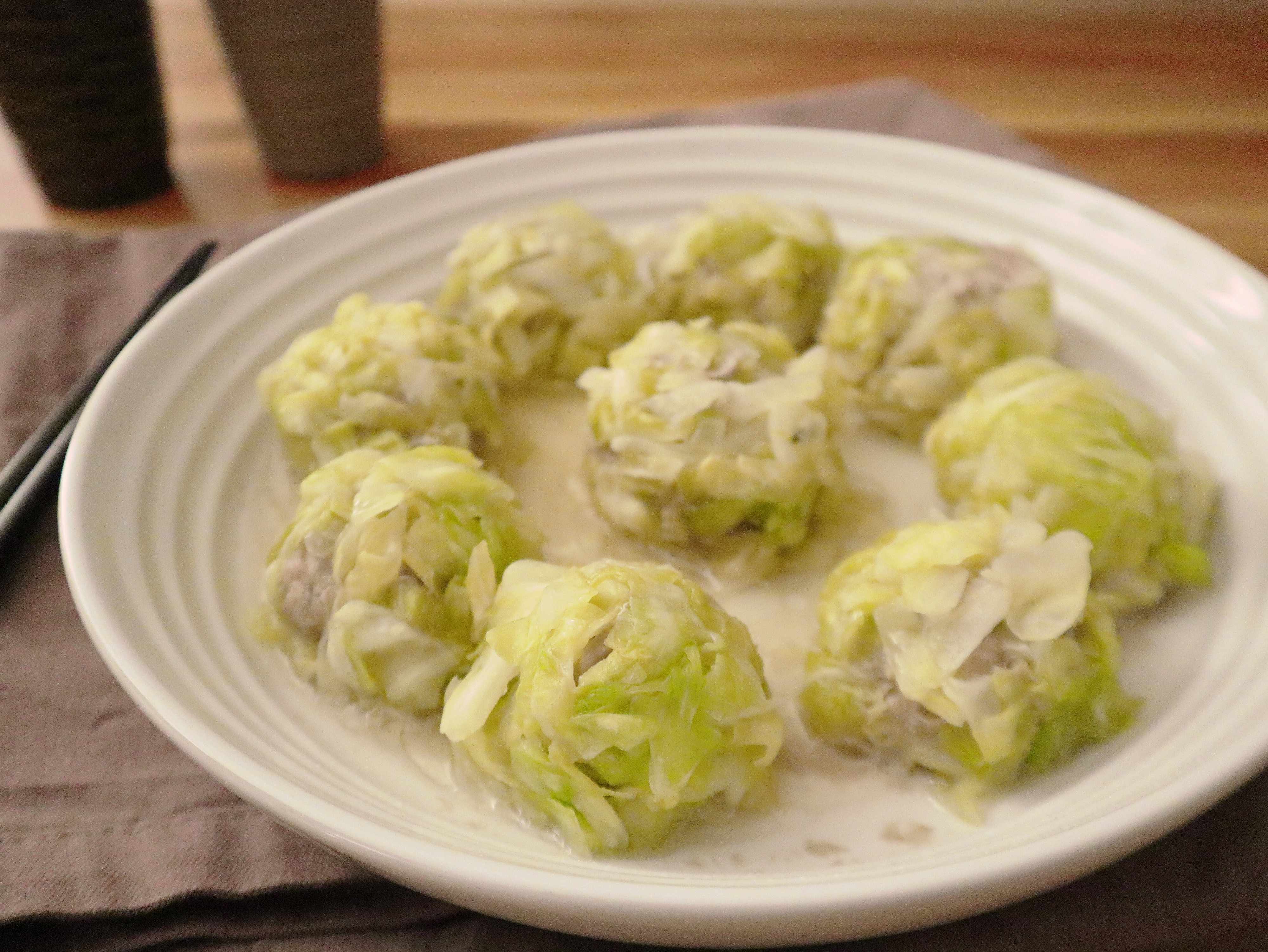 冷蔵庫にキャベツが余っていたらぜひつくって！驚くほど簡単で絶品のキャベツシュウマイレシピ